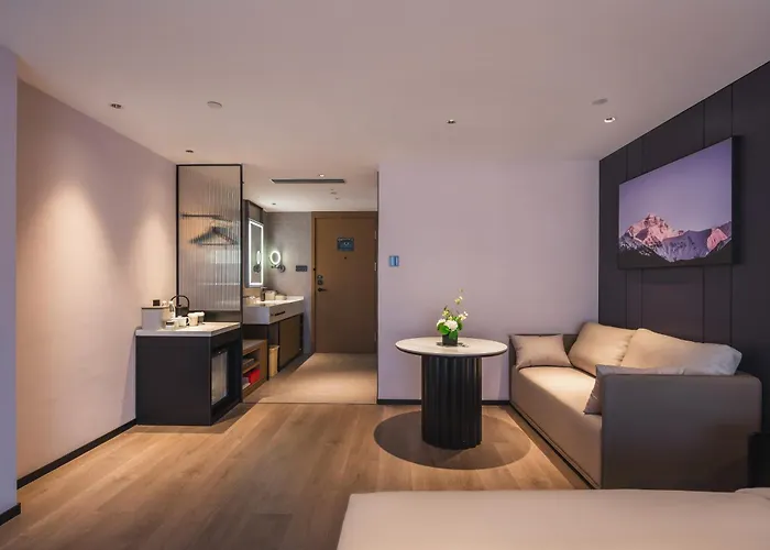 Atour Hotel Xingfu Gate Weihai City